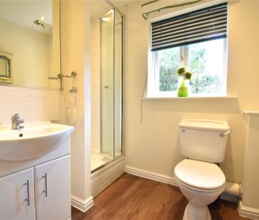 4 bedroom House in Prospect Avenue, Farnborough - Photo 6