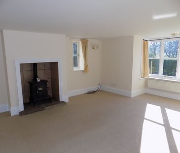 Crow Trees House - Photo 1