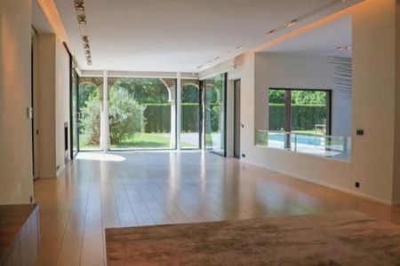 Villa d’exception de +- 892m² avec piscine / Parc du Wolvendael. - Photo 2