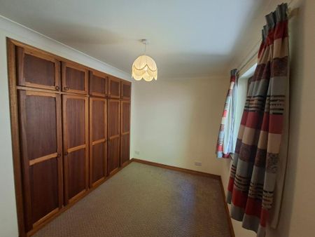 4 bedroom detached house to rent - Photo 4