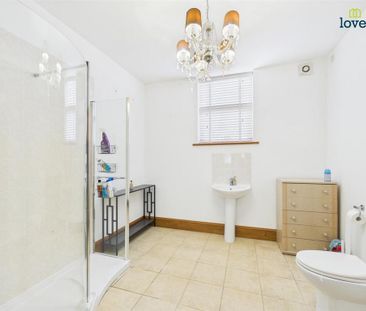 3 bedroom detached house to rent - Photo 3