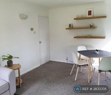 1 bedroom flat to rent - Photo 2