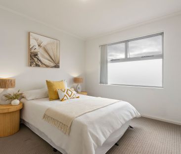 Modern 3-Bedroom Townhouse in a Quiet, Convenient Location - Photo 5