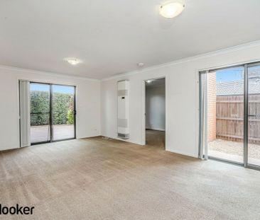 Lovely three bedroom property l Macgregor Location - Photo 2