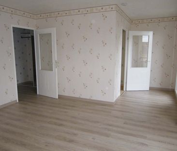 Location Appartement 2 pièces 46m² COMPIEGNE 60200 - Photo 2