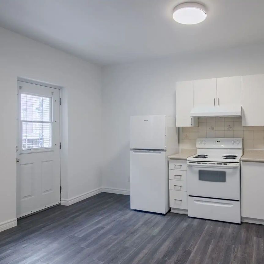539 Prince-Arthur west — Studio - unit 9 - Photo 1