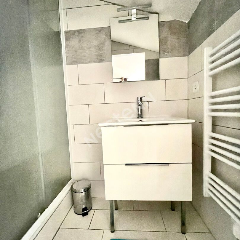 Loue petite maison de village T2 mezzanine meublée de 30m² à Châteauneuf-du-Pape, - Photo 1