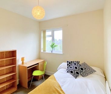Fantastic 3 student bedroom property - Photo 1