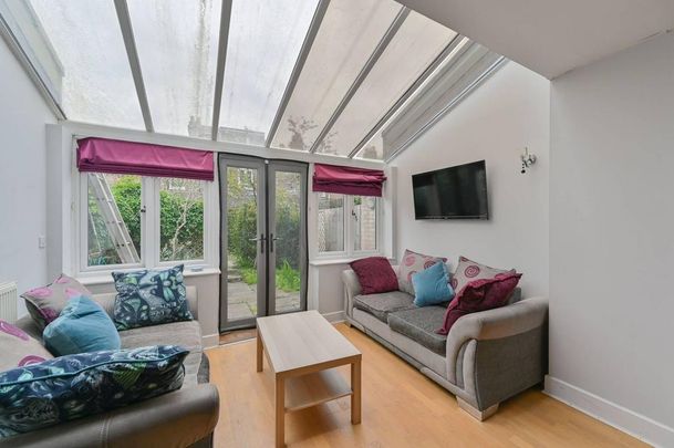 3 bedroom terraced house to rent - Photo 1