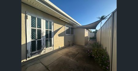 FOUR BEDROOM HOME + TWO BAY SHED - Photo 4