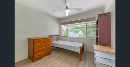 Furnished Family Home in Unbeatable Location! - Photo 4