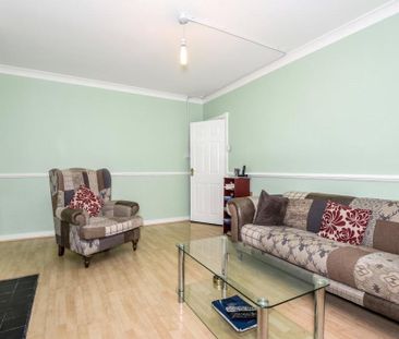 3 Bed Flat, Alexandra Avenue, HA2 - Photo 2