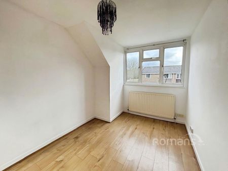 3 bedroom semi-detached house to rent - Photo 5