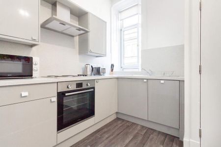 2 bedroom flat to rent - Photo 2