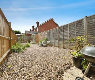 2 bedroom terraced house to rent - Photo 5