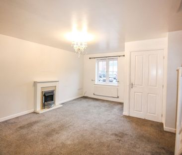 3 bed Town House - To Let - Photo 2