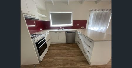 Renovated Home in Morisset - Photo 5