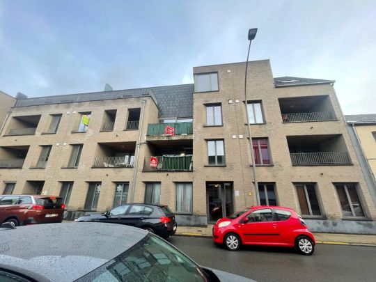 Gezellig en mooi appartement met 2 slaapkamers en autostaanplaats te huur in centrum van Geel! - Foto 1