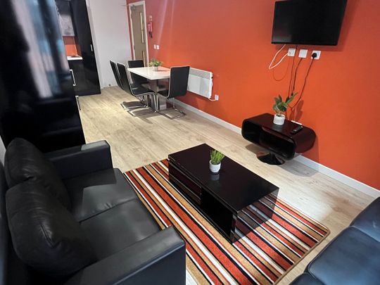 4 Bed Flat, London Road, LE2 - Photo 1