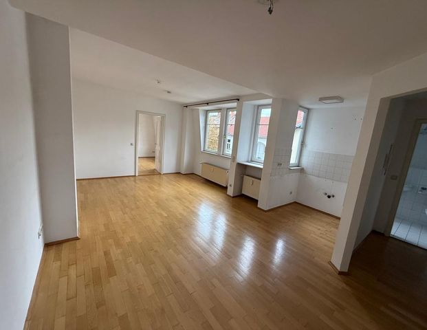 Traumhafte, helle 2-Raum-DG-Wohnung im Zentrum von Gera - Photo 1