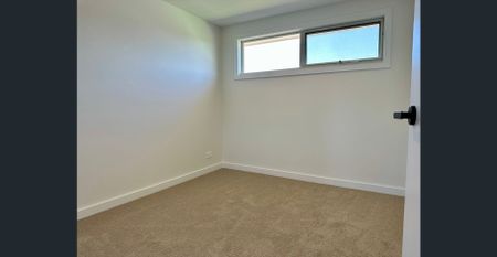 “Brand New - Sheer Elegance Awaits!” - Photo 5