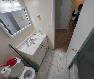 For Lease - 39 John Cabot Way, Toronto, Ontario - Photo 5