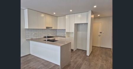 Modern As New Executive Apartment - Photo 3