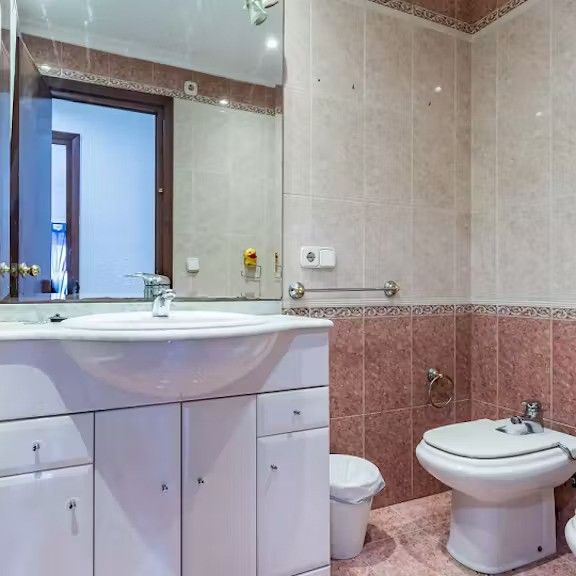 Calle Campoamor, Valencia, Valencian Community 46022 - Photo 1