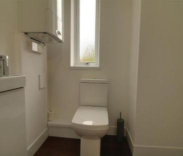 3 bedroom terraced house to rent - Photo 6