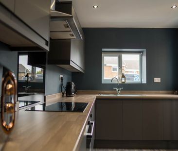 Hough Lane (room 4), Bramley, Leeds - Photo 6