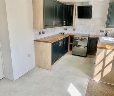 2 bedroom end of terrace house to rent - Photo 6