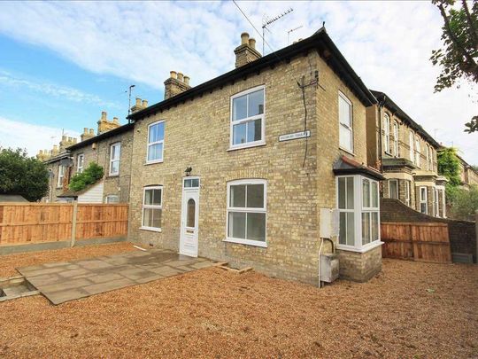 3 bedroom terraced house to rent - Photo 1