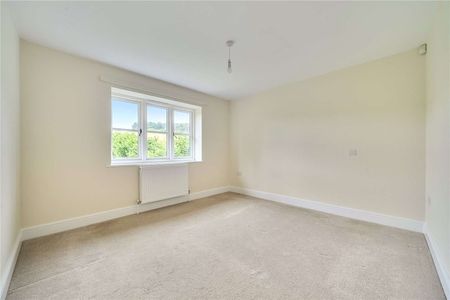 Detached family home in an idyllic rural location near Blandford. - Photo 4