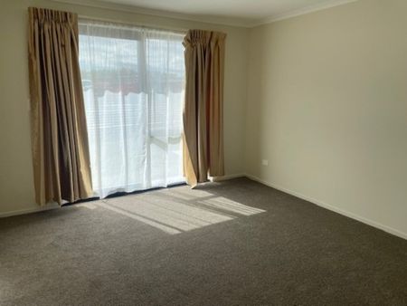 Modern 3-Bedroom Home - Photo 2