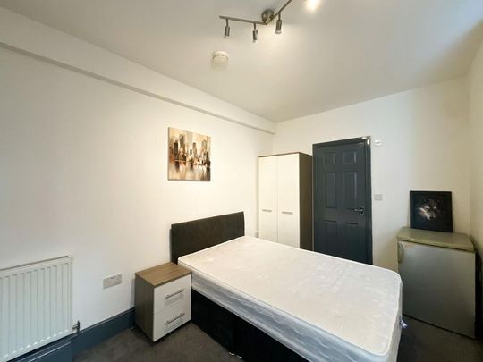 5 bedroom terraced house to rent - Photo 1