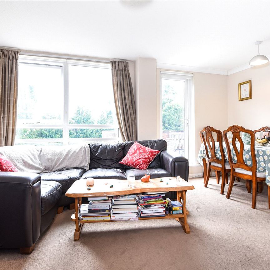2 bedroom in Belgravia Court, Reading - Photo 1