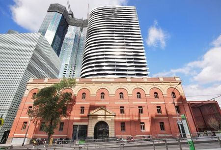 Spacious Furnished Two-Bedroom Apartment in Swanston Square - Photo 5