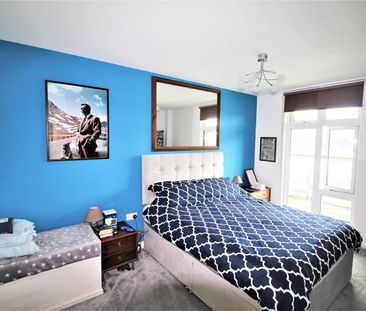 Pegler Way, Crawley - Photo 4