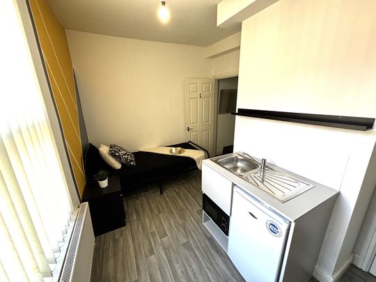 Vickers Road, Sheffield - Photo 1