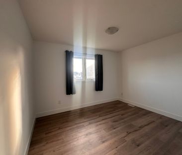 For Lease - 1330 Lawson Road, London North, Ontario - Photo 2