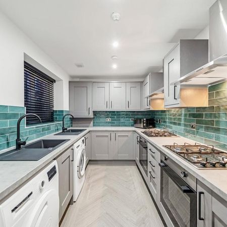 6 bedroom house to rent - Photo 4