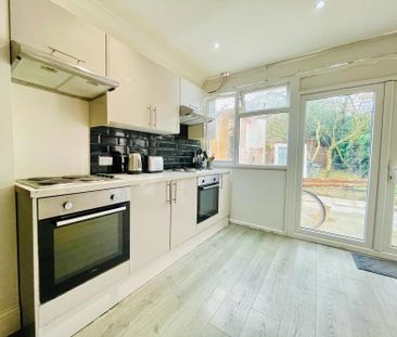 Room in a Shared House, Carlisle Avenue, W3 - Photo 6