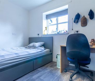 4 bedroom apartment to rent - Photo 5