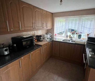 Glebe Crescent Room 1B - Photo 2