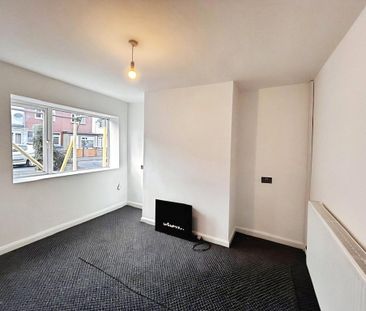 2 bedroom end of terrace house to rent - Photo 3