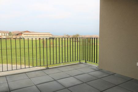 LUMINEUX 3½ PIÈCES - Avec un balcon! - Photo 2