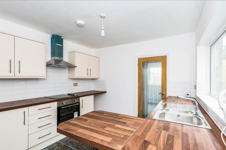 4 bedroom terraced house to rent - Photo 2