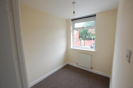 3 bedroom semi-detached house to rent - Photo 4