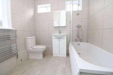 Lincoln Road, Dorking, RH4 - Photo 4