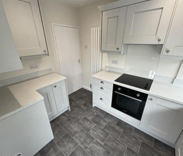 3 bedroom semi-detached house to rent - Photo 5